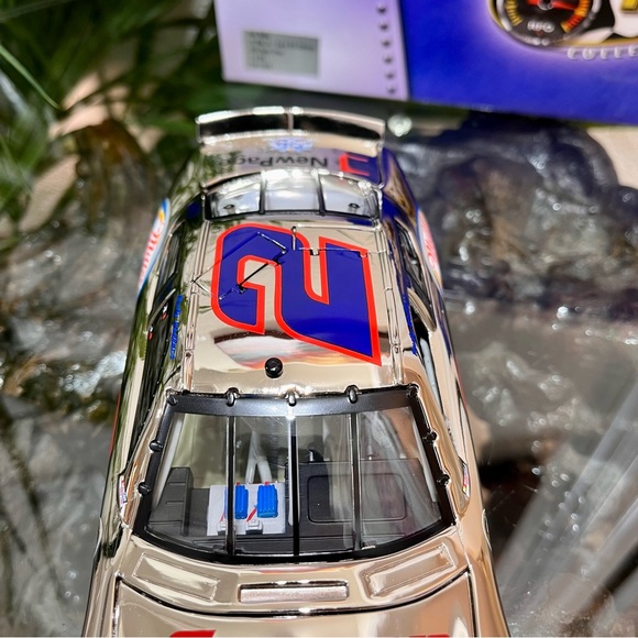 NASCAR Rusty Wallace #2 Snap-On 85th Anniv. 2005 Dodge Charger Color Chrome Ed. - Picture 10 of 13